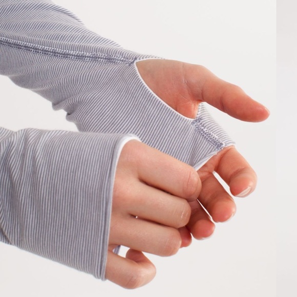 💞reversible LULULEMON every yogi long sleeve - Picture 5 of 16